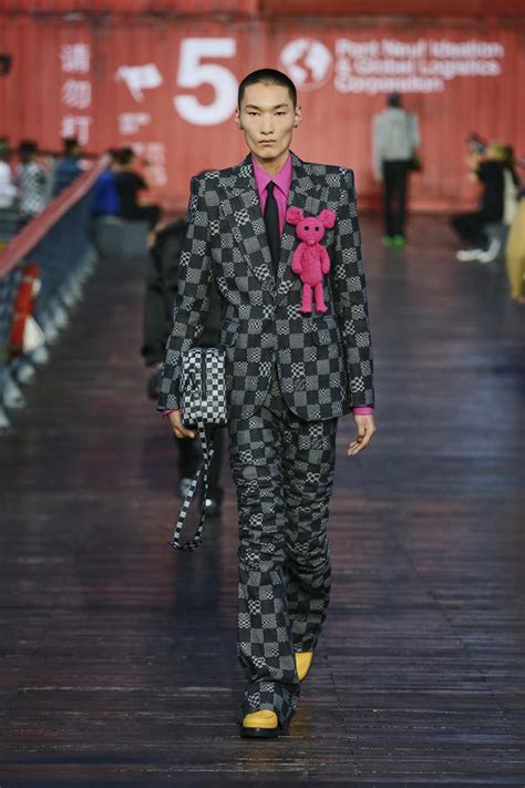 louis vuitton male models 2021|Louis Vuitton men's spring 2021.